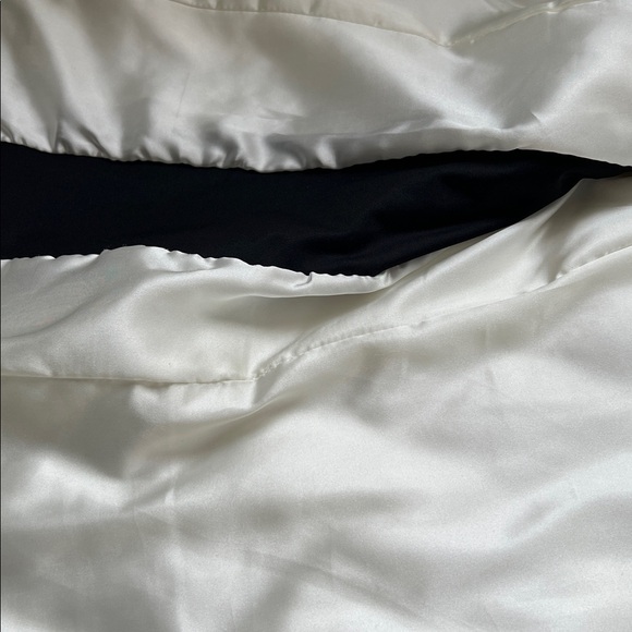 Cream and black quilted fitted vest by Calvin Klein with ribbed knit details sm - Picture 7 of 11